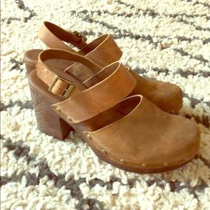 Korks wooden clogs suede size 7